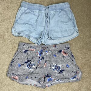 2 NWT SO. Low Rise Soft Shortie Pull On Shorts Juniors L Blue &‎ Gray Floral